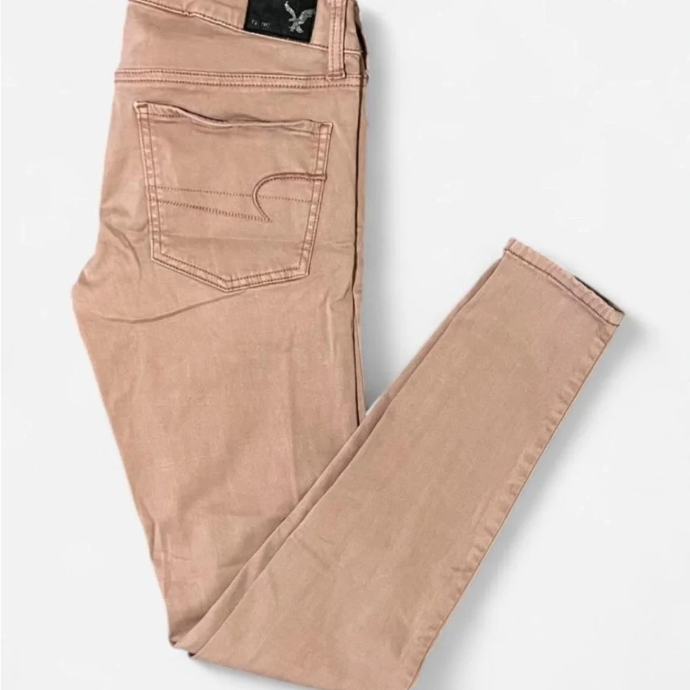 🦅 American Eagle Outfitters Jeggings~Women’s Sz 2 Reg~Rose/Pale Pink~Low-Rise - Picture 2 of 8